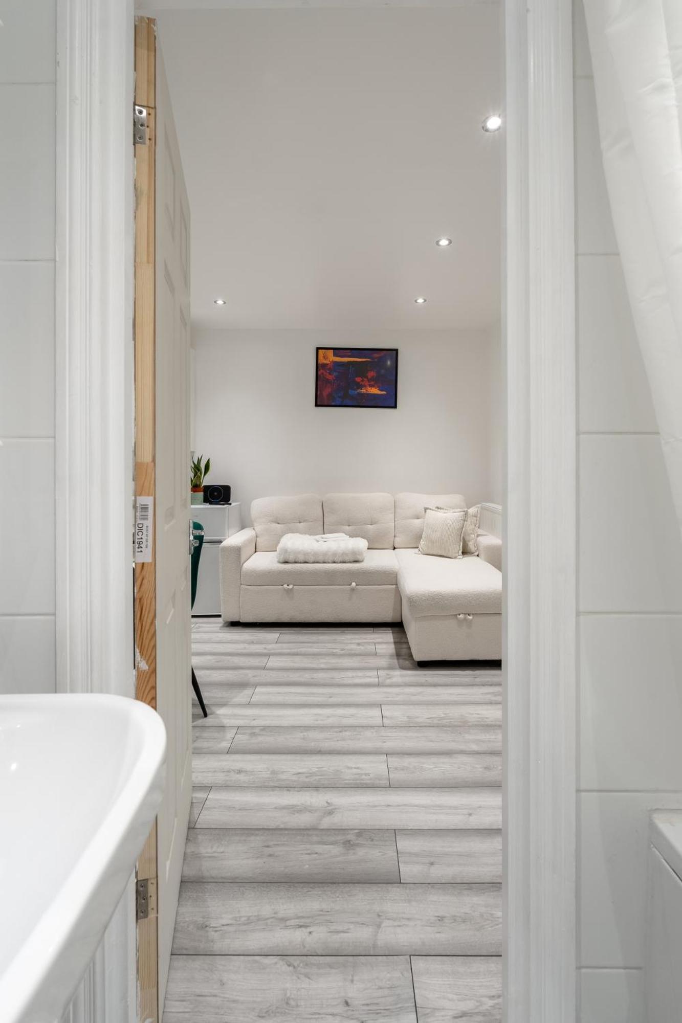 Beautiful Flat Near Central London - Entire Flat - Equipped Kitchen - Private Bathroom Exterior photo