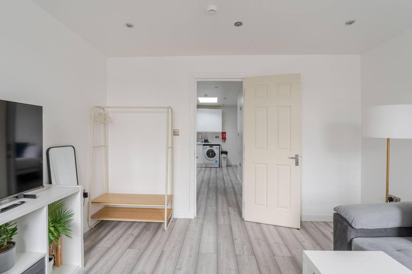 Beautiful Flat Near Central London - Entire Flat - Equipped Kitchen - Private Bathroom Exterior photo